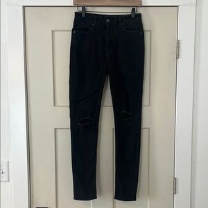 Levi’s Distressed skinny jeans
